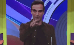 Imagem do discurso do Tadeu usando libras