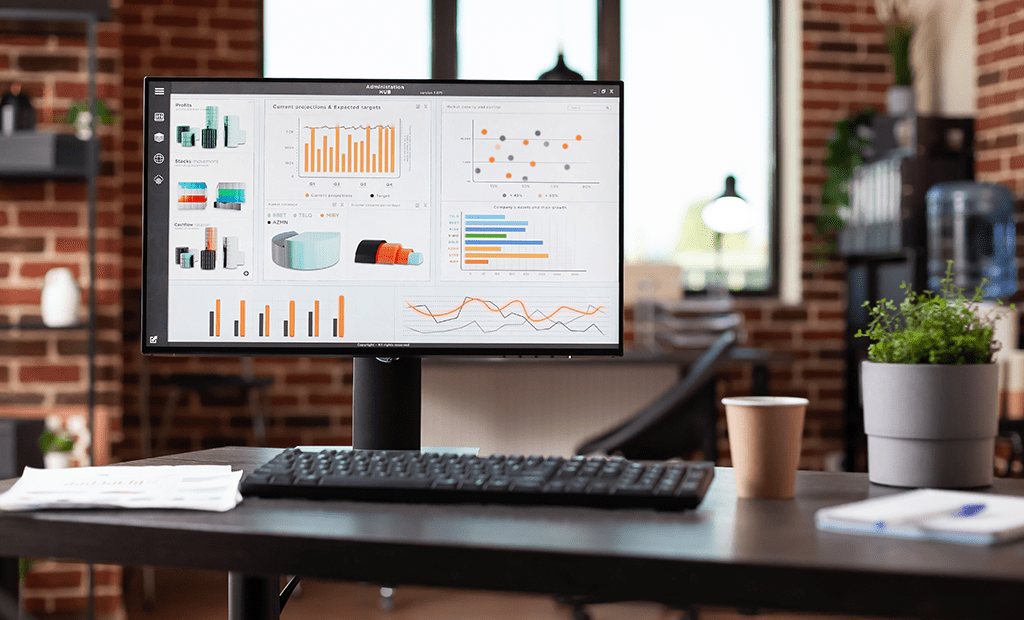 Monitor de computador mostrando dados do monitoramento ativo