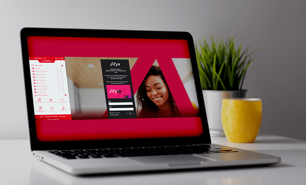 Afya. Imagem do site da Afya com a ferramenta da EqualWeb aberta.